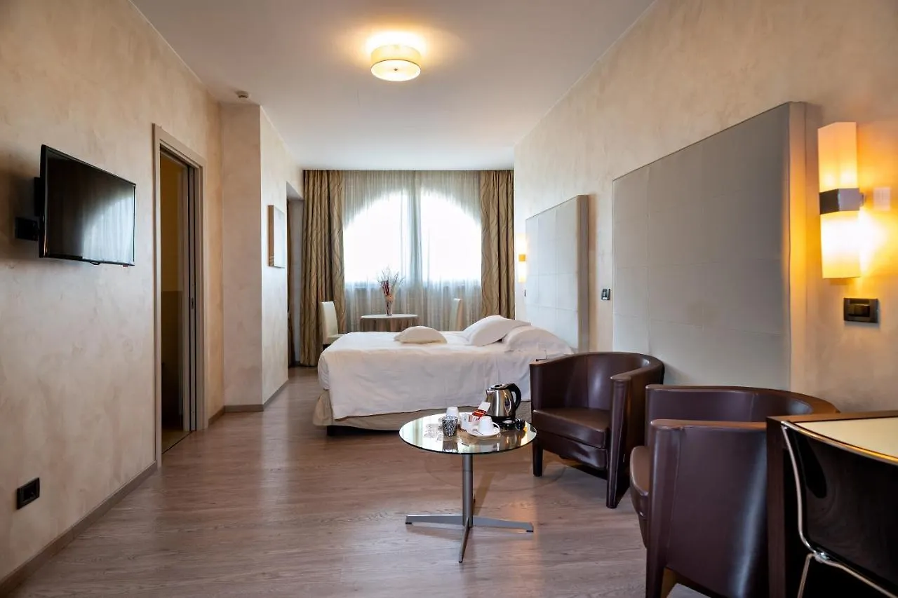 Hotel La Cartiera Vignola  Italia